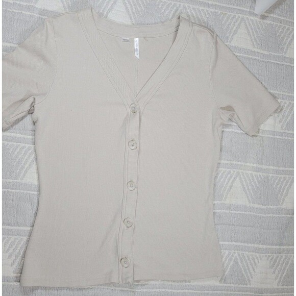 TravisMathew Women’s Ribbed Knit Button-Front Top – Size M Beige (Style 1LE008) - Picture 1 of 9